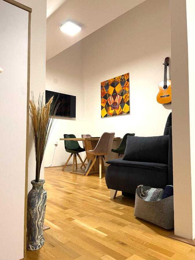 Klimatisiertes, Ruhiges Dachgeschoss Cityapartment Im Zentrum Wiens Apartment